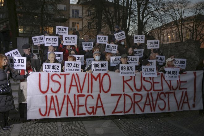 Treba je samo spoštovati konkurenčno klavzulo, ki bo zaposlene zavezovala, da ne morejo biti zaposleni v dveh različnih organizacijah. FOTO JOŽE SUHADOLNIK/DELO
