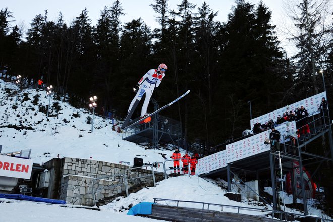 V središču pozornosti domačega občinstva v Zakopanah je bil Dawid Kubacki.. FOTO:&nbsp;Agencja Wyborcza.pl/Reuters
