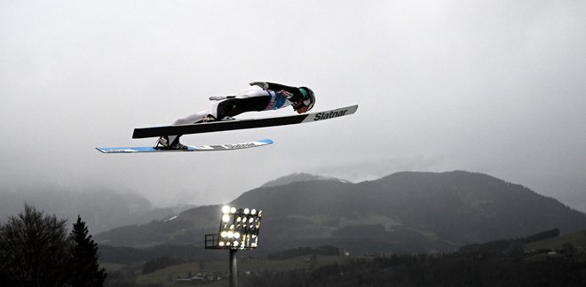 Anže Lanišek je bil vnovič najboljši slovenski skakalec.FOTO: Christof Stache/AFP
