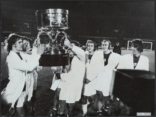 Po zmagi leta 1974 (na fotografiji) je Ajax na naslednjo evropsko lovoriko čakal kar 13 let, ko je ekipa z Marcom van Bastnom in Frankom Rijkaardom osvojila pokal pokalnih zmagovalcev. FOTO: Wikipedia/Nationaalarchief
