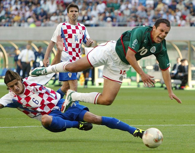 Za mehiško reprezentanco je Cuauhtemoc Blanco zbral 120 tekem in 39 golov, enega je na SP 2002 zabil tudi Hrvatom z 11 metrov za končnih 1:0. FOTO: Kimimasa Majama/Reuters
