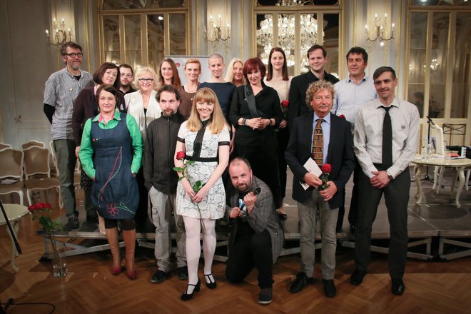 Dosedanji zmagovalci: Rok Vahter, Tomaž Šalamun, Franci Novak, Stanka Hrastelj, Tomislav Vrečar, Veronika Dintinjana, Nina Dragičević, Tanja Božić in Dejan Koban. FOTO: arhiv Pesniškega turnirja
