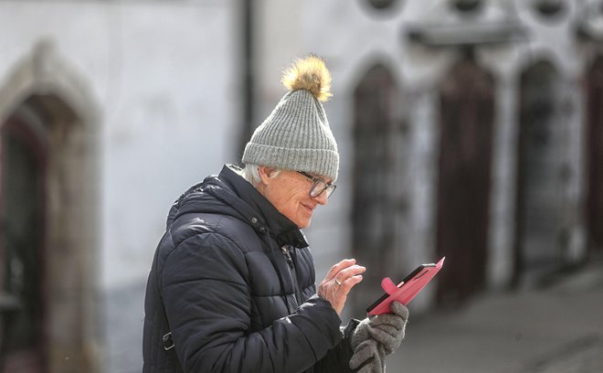 Pravice starejših se ne bodo varovale kar same od sebe. FOTO: Blaž Samec/Delo
