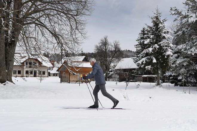 Starejši imajo pravico do zdravstvene oskrbe, primernega odnosa, druženja in sistemske oskrbe. FOTO: Leon Vidic/Delo
