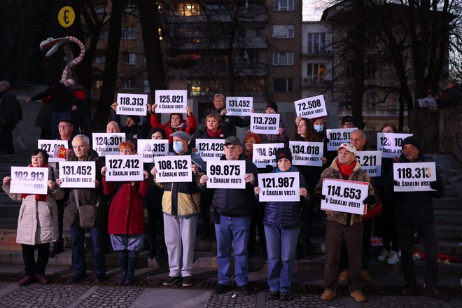 Najnovejša diagnoza pravi, da je zdravstveni sistem zbolel, ker ima težave s finančnim ožiljem in osrednjo črpalko. FOTO: Črt Piksi
