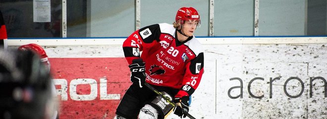 Latvijec Rudolfs Polcs je dosegel en gol za jeseniške hokejiste. FOTO: Alps Hockey League
