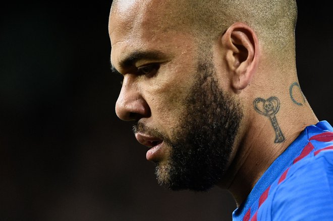 Daniel Alves je še lani igral za Barcelono,&nbsp;nato&nbsp;se je podal v Mehiko in na lanskem mundialu v Katarju tudi spisal brazilsko nogometno zgodovino. FOTO: Josep Lago/AFP
