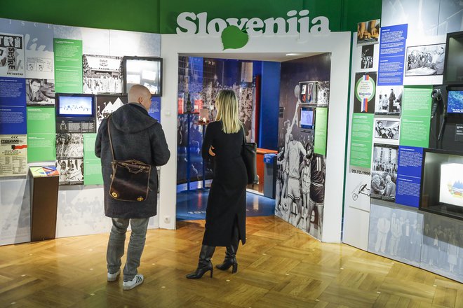 Muzej novejše zgodovine Slovenije slovensko osamosvojitev tematizira v dveh sobah. FOTO: Jože Suhadolnik
