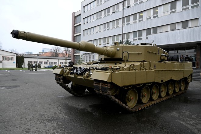 Nemčija je tanke leopard poslala tudi na Slovaško. FOTO: Radovan Stoklasa/Reuters
