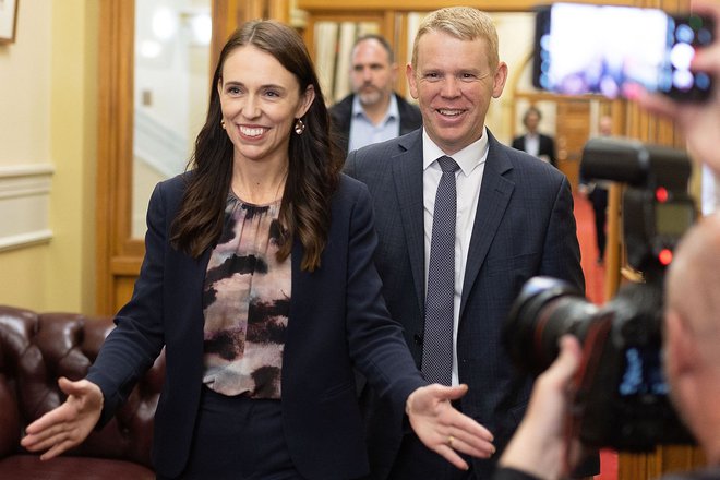 Jacinda je že nekdanja, novi premier Nove Zelandije je ta teden postal Chris Hipkins (na fotografiji desno). FOTO: Marty Melville/AFP

