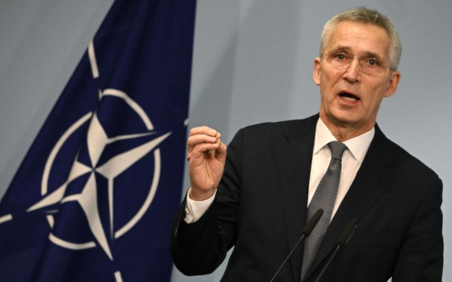 Jens Stoltenberg se bo letos poslovil od položaja generalnega sekretarja Nata. FOTO: Tobias Schwarz/AFP
