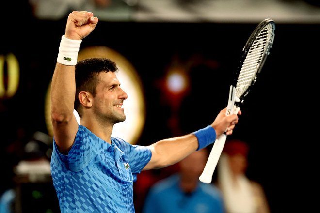 Takole je Novak Đoković proslavil zmago nad Američanom Tommyjem Paulom. FOTO: David Gray/AFP
