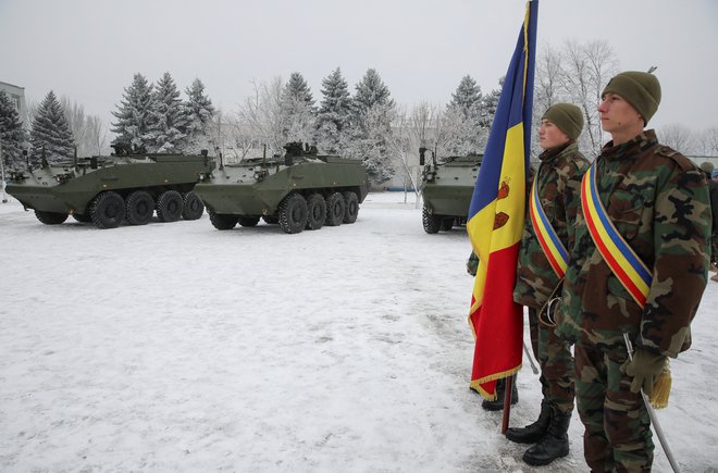 Nemčija Moldavijo oborožuje z oklepniki piranja. FOTO: Vladislav Culiomza/Reuters
