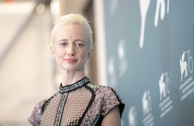 Andrea Riseborough v drami&nbsp;To Leslie&nbsp;upodablja mamo samohranilko iz Taksasa, ki po zadetku na loteriji zdrsne v alkoholizem. FOTO:&nbsp;Shutterstock
