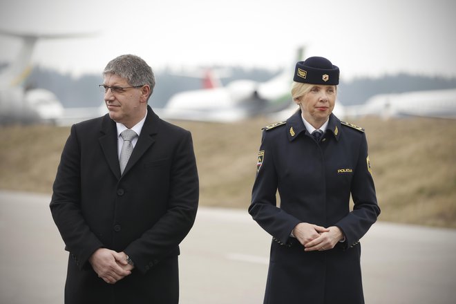 Za časa ministrovanja Boštjana Poklukarja je policijo vodila Tatjana Bobnar, po decembrskem odstopu se je tudi vrnila v njene vrste, Poklukar pa bi se zdaj rad vrnil na vrh notranjega resorja. FOTO: Jure Eržen
