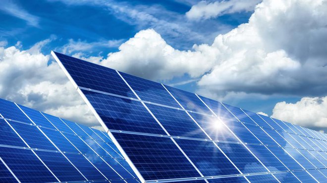 Na voljo sta dve obveznici, zelena obveznica PV-Invest 2022&ndash;2029 s 4,75-odstotno fiksno obrestno mero in zelena obveznica PV-Invest 2022&ndash;2032&nbsp;s spremenljivo obrestno mero. FOTO: iStock
