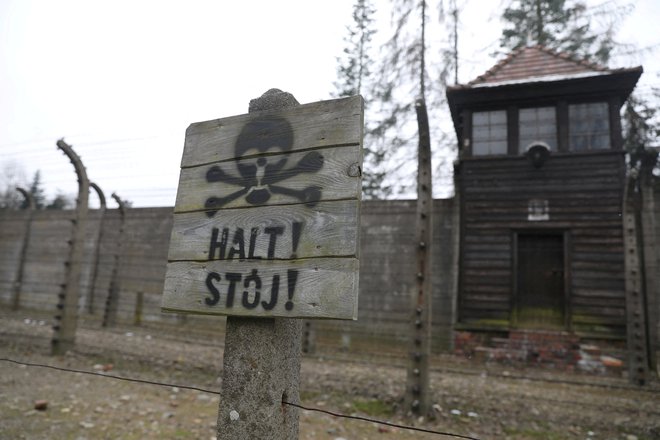 Med žrtvami Auschwitza je bilo tudi 1331 zapornikov in zapornic iz Slovenije.&nbsp;FOTO: Jakub Porzycki via Reuters

