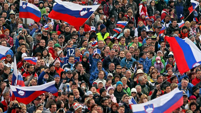 Tudi navijači bodo podpisali Zeleno zavezo, da si bodo prizadevali za svetovno prvenstvo, ki bo temeljilo na načelih trajnostnega razvoja. FOTO: Matej Družnik/Delo
