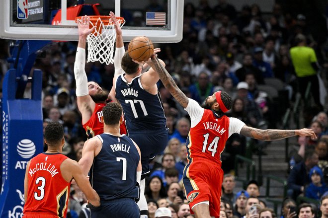 Luka Dončić je bil nerešljiva uganka za košarkarje New Orleansa in šele poškodba pri poskusu zabijanja je ustavila njegov šov. FOTO:Jerome Miron/Usa Today Sports
