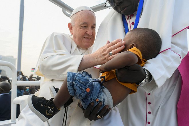 Frančiškovo štirideseto pastirsko potovanje v desetletju papeževanja je bilo najbolj zahtevno. FOTO:&nbsp;Vatican Media/Reuters
