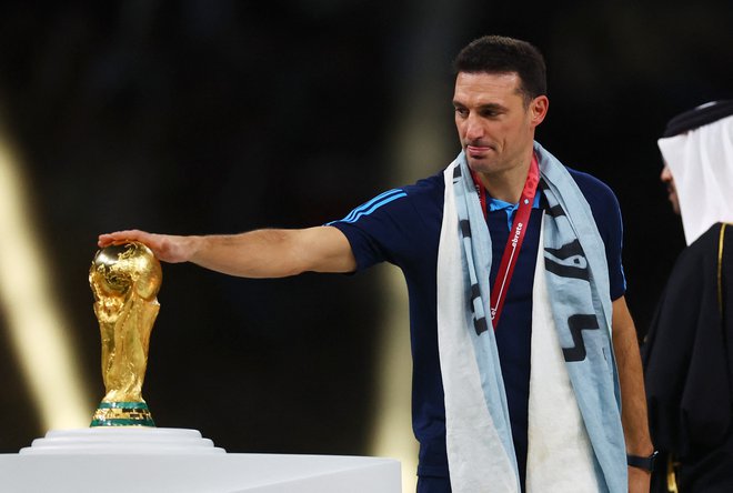 Lionel Scaloni je popeljal Argentino na svetovni prestol. FOTO: Kai Pfaffenbach/Reuters
