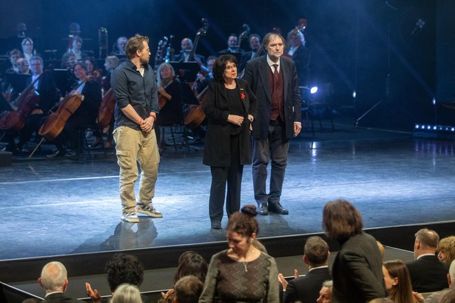 Poanta uporniške pesnice je maja lani pristala v naslovu enega od člankov v Delu: &raquo;Dokler v Slovencih živi uporniški duh, me ni strah.&laquo; FOTO: Voranc Vogel
