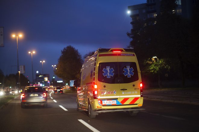 Vsega tega mogoče ne bi pisal, če ne bi zelo nazorno videl, kaj se lahko izcimi iz takega zdravstva na povsem osebni ravni. FOTO JURE ERŽEN/DELO
