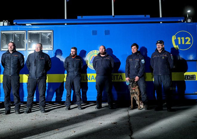 Prihod predstavnikov civilne zaščite in vodnikov reševalnih psov iz Turčije v Roje. FOTO: Blaž&nbsp;Samec
