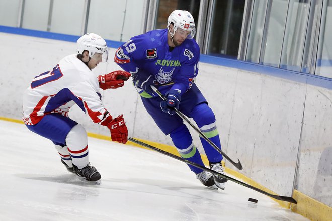 Žiga Pance je zabil gol odločitve proti Madžarski za 1. mesto na turnirju. FOTO:&nbsp;Leon Vidic/Delo
