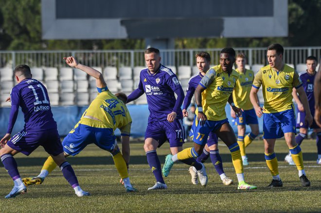 Josip Iličić in drugi Mariborčani so na Bonifiki pokazali, da bo spomlad drugačna od jeseni. FOTO: Aleksander Golob/FC Koper
