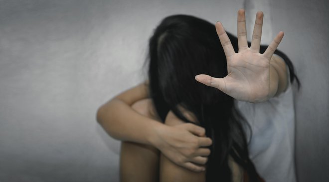 Med žrtvami trgovine z ljudi je največ žrtev spolnega izkoriščanja. FOTO: Shutterstock
