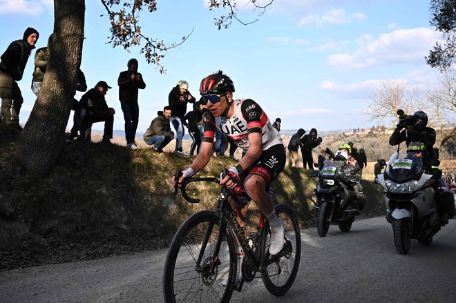 Tadej Pogačar je bil n makadamu spet razred zase. FOTO: Marco Bertorello/AFP
