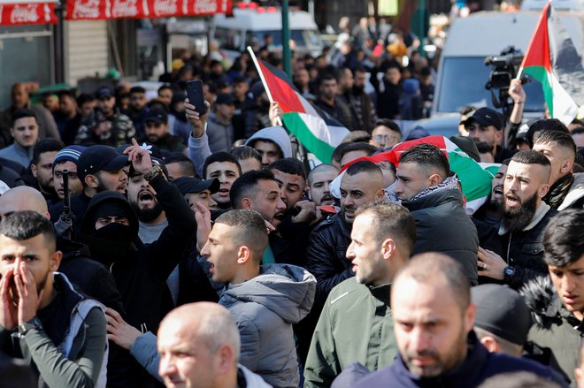 Nasilje rojeva nasilje in tudi zasedbe tuje zemlje so nasilje. FOTO: Raneen Sawafta/Reuters
