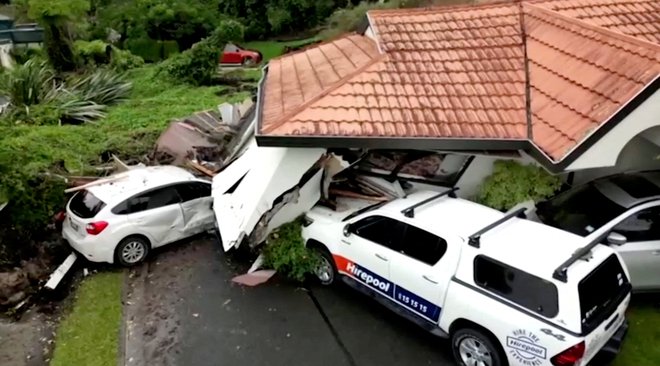 Tropska nevihta ne prizanaša. FOTO: Newshub Via Reuters
