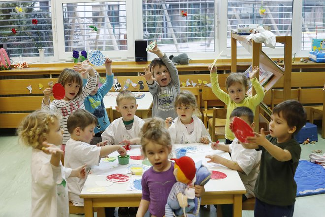 Povišanje cen programov vrtcev napovedujejo praktično v več občinah. FOTO: Leon Vidic/Delo
