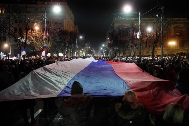 Beograjski protest v sredo, 15. februarja. FOTO: Oliver Bunic/AFP
