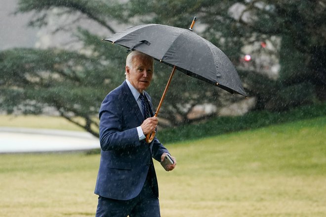 Joe Biden se je po zdraviškem pregledu vrnil v Belo hišo. Foto Mandel Ngan/AFP
