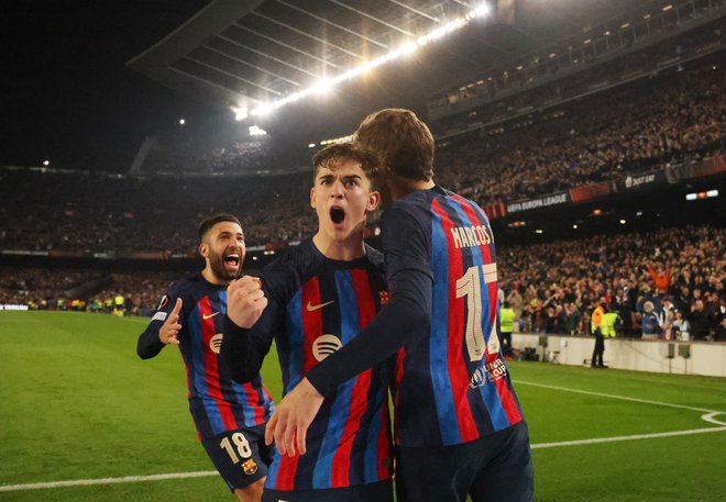 Marcos Alonso se je takole veselil gola, ki ga je zabil Manchester Unitedu.&nbsp;FOTO: Nacho Doce/Reuters
