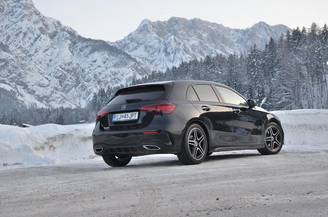 Mercedes A je prenovljen, ta atraktivna kombilimuzina je še naprej prijetna poživitev v množici športnih terencev. FOTO:&nbsp;Gašper Boncelj
