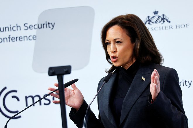 Kamala Harris je tudi&nbsp;pozdravila uspeh Ukrajine v njenem uporu proti ruskem agresorju. FOTO: Wolfgang Rattay/Reuters
