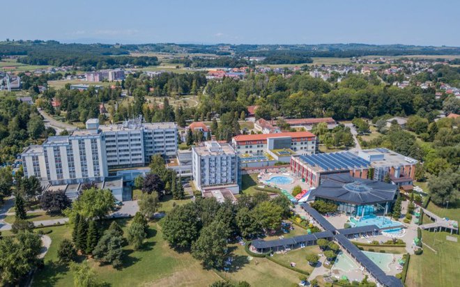 Trenutno v Radencih prek koncesije izvajajo zdravljenja, ki vključujejo degenerativni izvensklepni revmatizem, nevrološke bolezni ter bolezni srca in ožilja. Fotodokumentacija Dela
