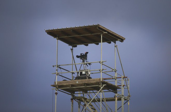 Kako je&nbsp;možno, da pet desetletij mednarodno priznane vrhunskosti, inovativnosti, srčnosti in strokovnosti posameznikov, dobesedno garanja ekipe kot take, ponikne v nekaj mesecih FOTO: Jože Suhadolnik/Delo
