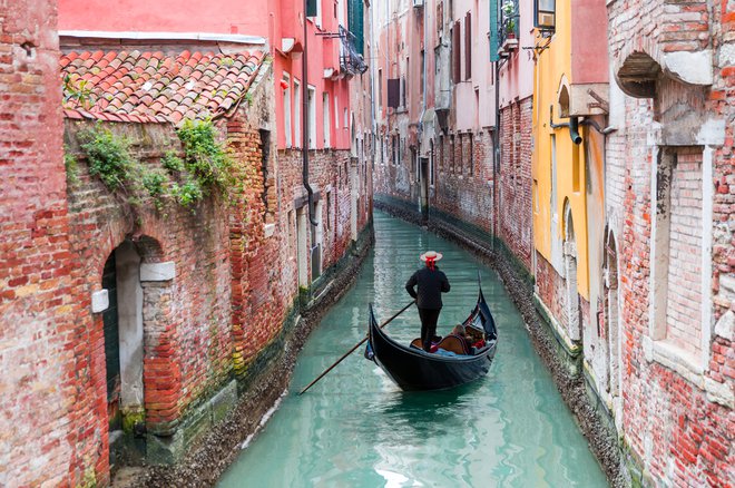 Benetke se v tem obdobju običajno soočajo s poplavami, vendar večji del Italije že nekaj časa pesti huda suša. FOTO: Shutterstock
