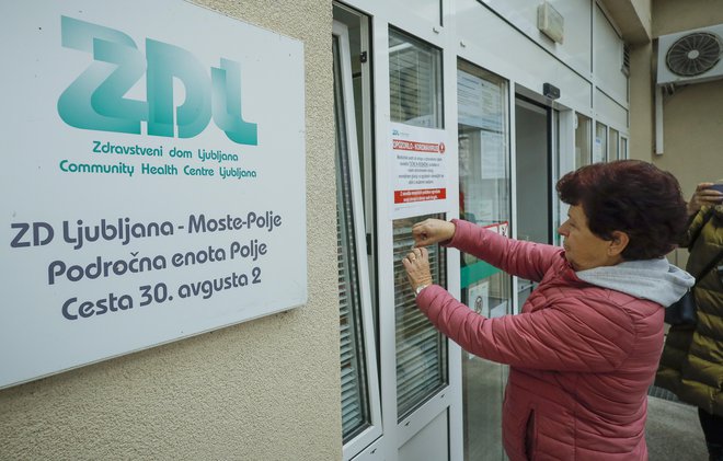 Zdaj se vse težave, ki smo jih napovedovali, usmerjajo le v iskanje krivca pri vodstvu ZD Ljubljana. Vse to pa zelo slabo vpliva na odnos pacientov do naših zaposlenih, pravi osem predstojnikov enot ZD Ljubljana.&nbsp;FOTO: Jože Suhadolnik/Delo
