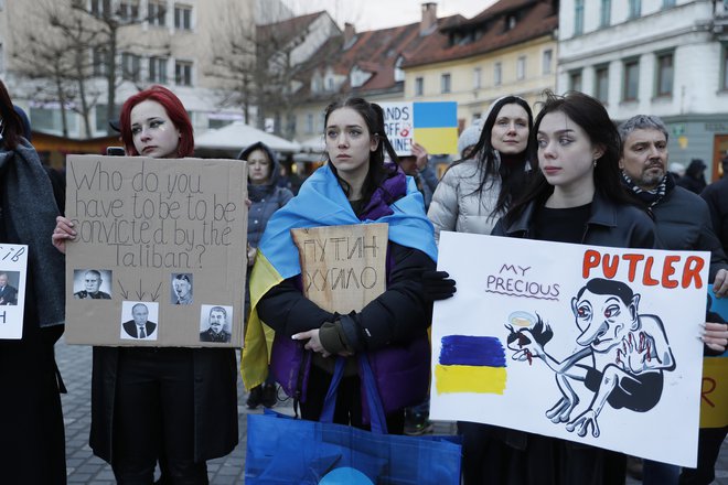 Na začetku vojne so k nam prihajali predvsem ženske in otroci, zdaj jim sledijo tudi starejši. FOTO: Leon Vidic
