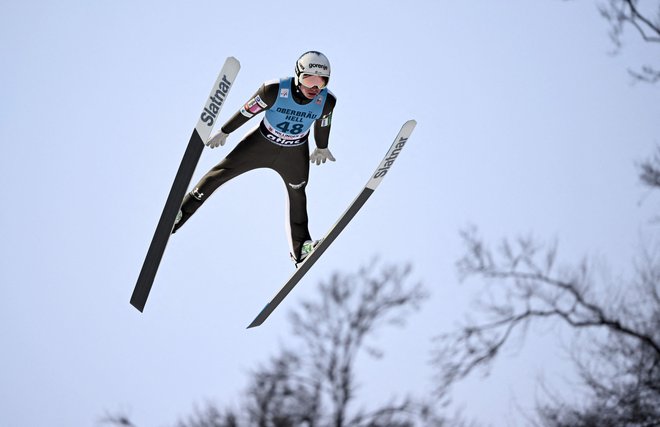 Anže Lanišek je bil na prvem treningu najboljši med vsemi. FOTO: Ina Fassbender/AFP
