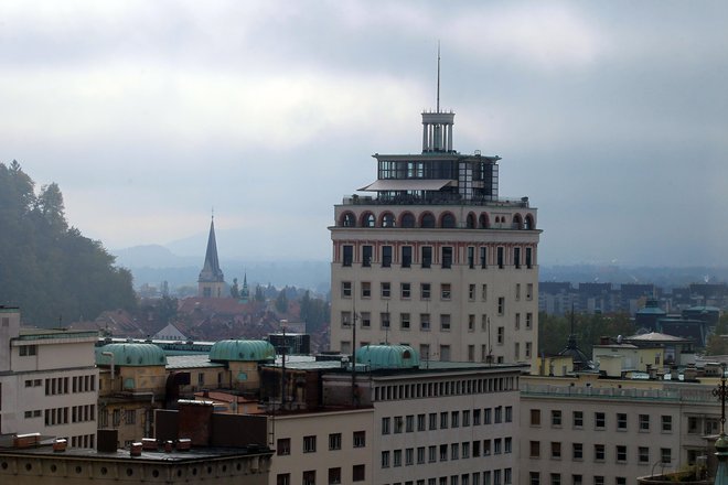 Celoten kompleks treh stavb je zrasel v slabih dveh letih po položitvi temeljnega kamna in s kar 95 odstotki domačega kapitala. Slovel je kot delo domačih rok in pameti. FOTO: Blaž Samec
