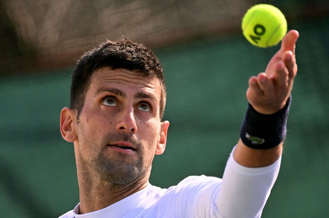 Novak Đoković je izbral med Rogerjem Federerjem in Rafaelom Nadalom.&nbsp;FOTO: Andrej Isaković/AFP
