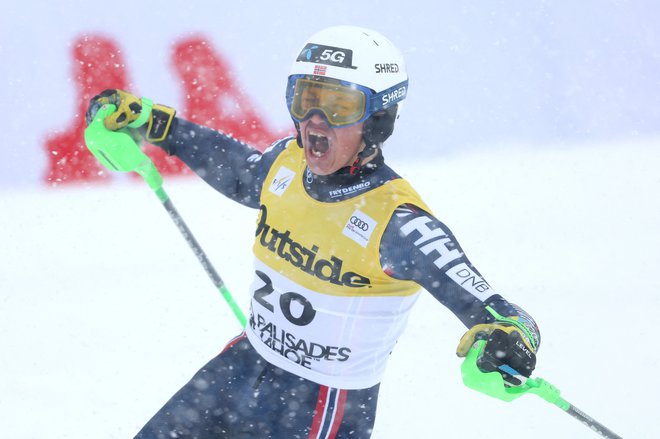 Alexander Steen Olsen se veseli v cilju nedeljskega slaloma. Izkazalo se je, da je storil dovolj celo za zmago.&nbsp;FOTO: Sean M. Haffey/AFP
