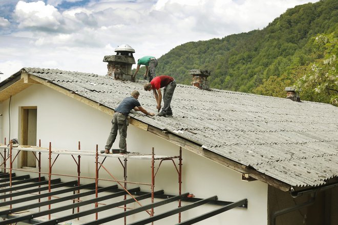 Slovenija je po tridesetih letih dobila pravilnik o poklicnih boleznih, od leta 1997 je bilo urejeno le področje azbestnih obolenj. FOTO:&nbsp;Leon Vidic

